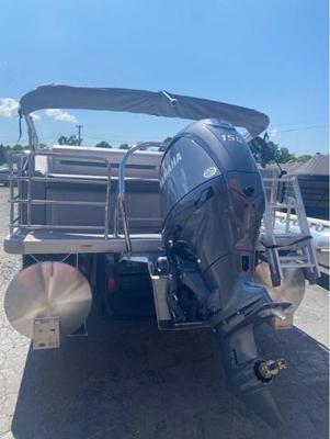 Sweetwater 2286 SFL With 150 HP Yamaha