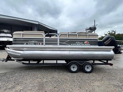 Tracker Party Barge 20