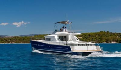 Lagoon Power 43