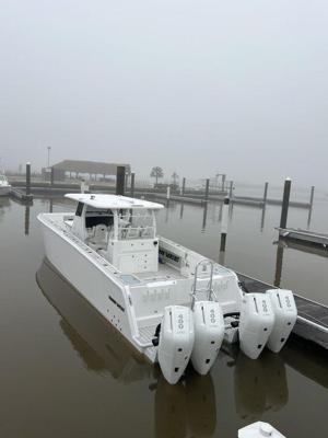 Twin Vee 400 GFX