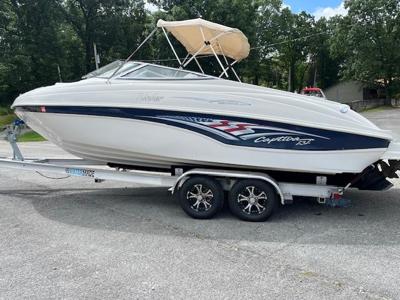 Rinker 232 Captiva Bowrider