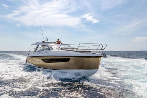 Sealine S335V