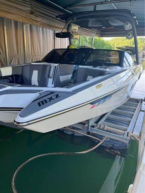 Malibu Wakesetter 24 MXZ