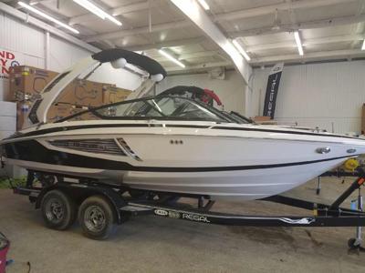 Regal 2100 RX Surf