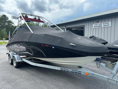 Sea 230 Wake