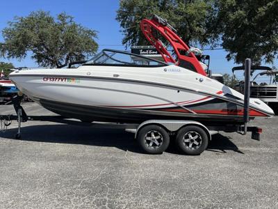 Yamaha Boats 212X