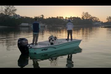 Mako Pro Skiff 17 CC