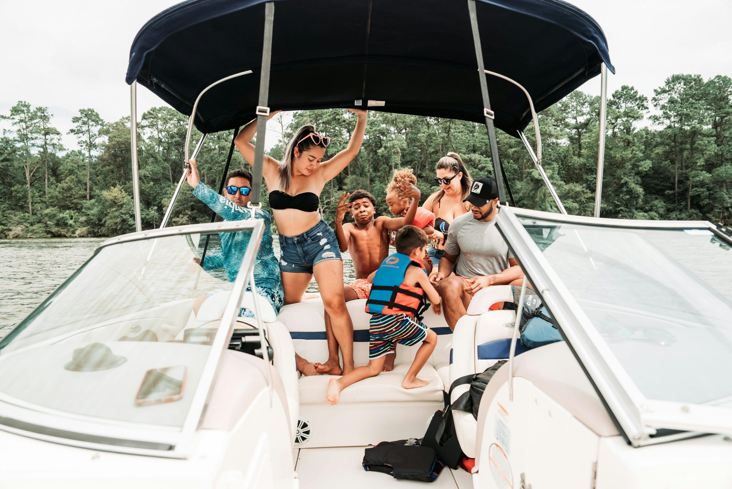 Navigating Boat Rentals & Rides: Expert Advice for Effortless Adventures