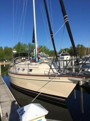 Island Packet 370