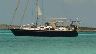 Island Packet 485