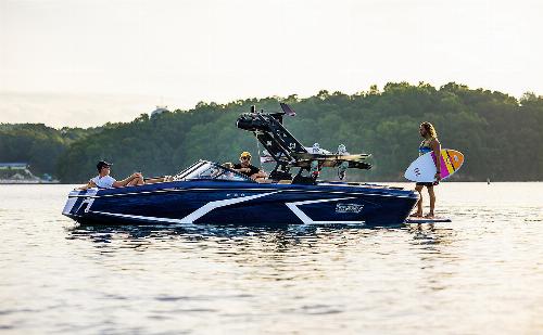 Ski & Wakeboard Boats