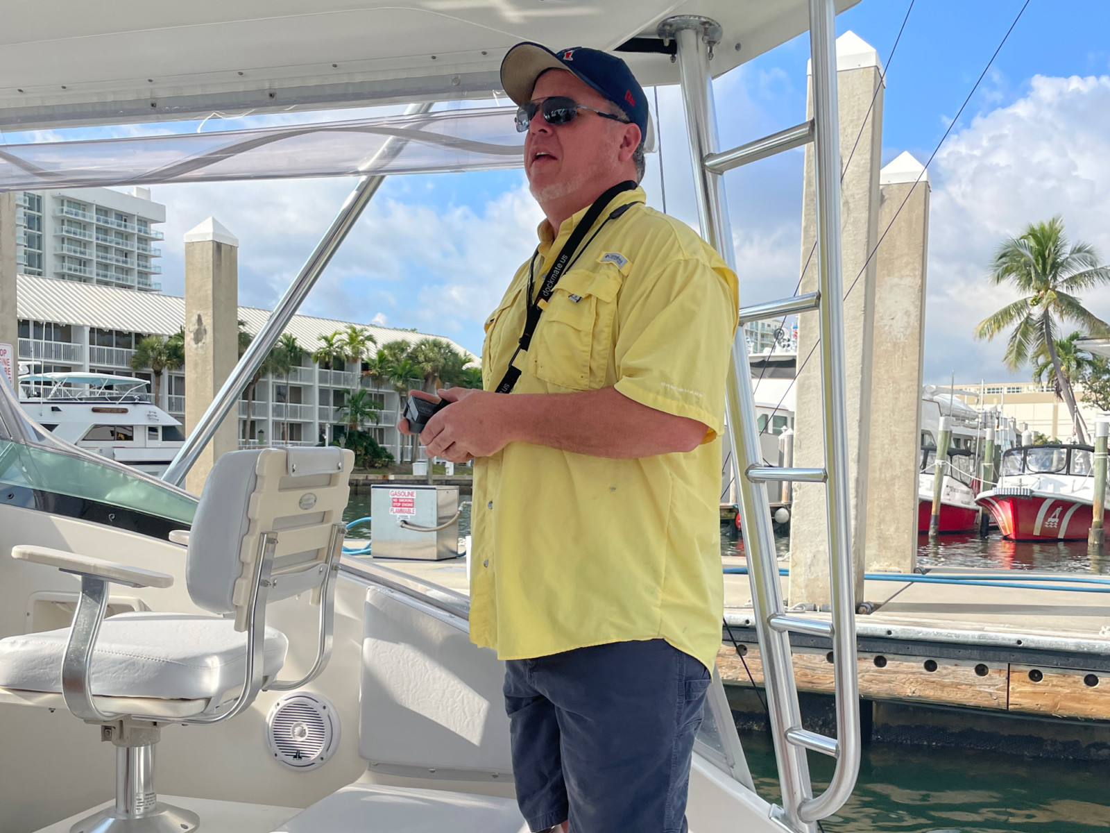 Yacht Controller: Enhancing Navigation and Maneuvering Experience
