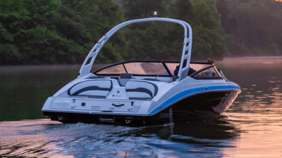 Jet boat